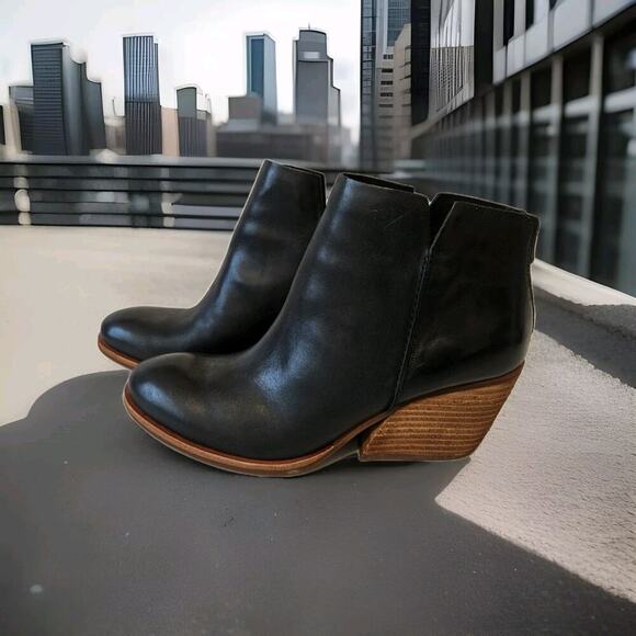 New! Kork Ease Chandra Black Leather Ankle Boot Back Zipper Women SZ 9.5 $210 - Picture 1 of 11